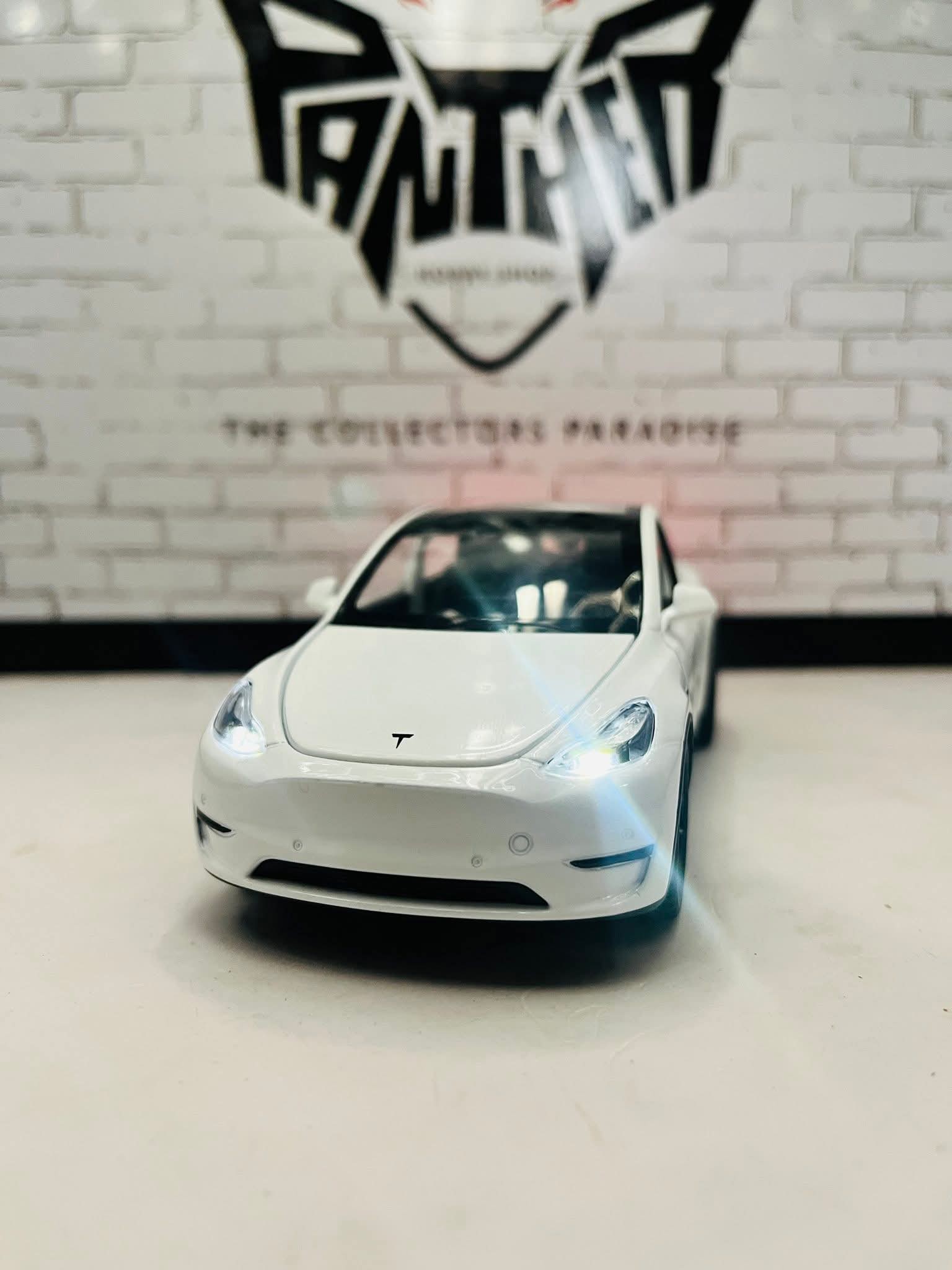 Tesla Model Y 1:32 Scale Diecast Model