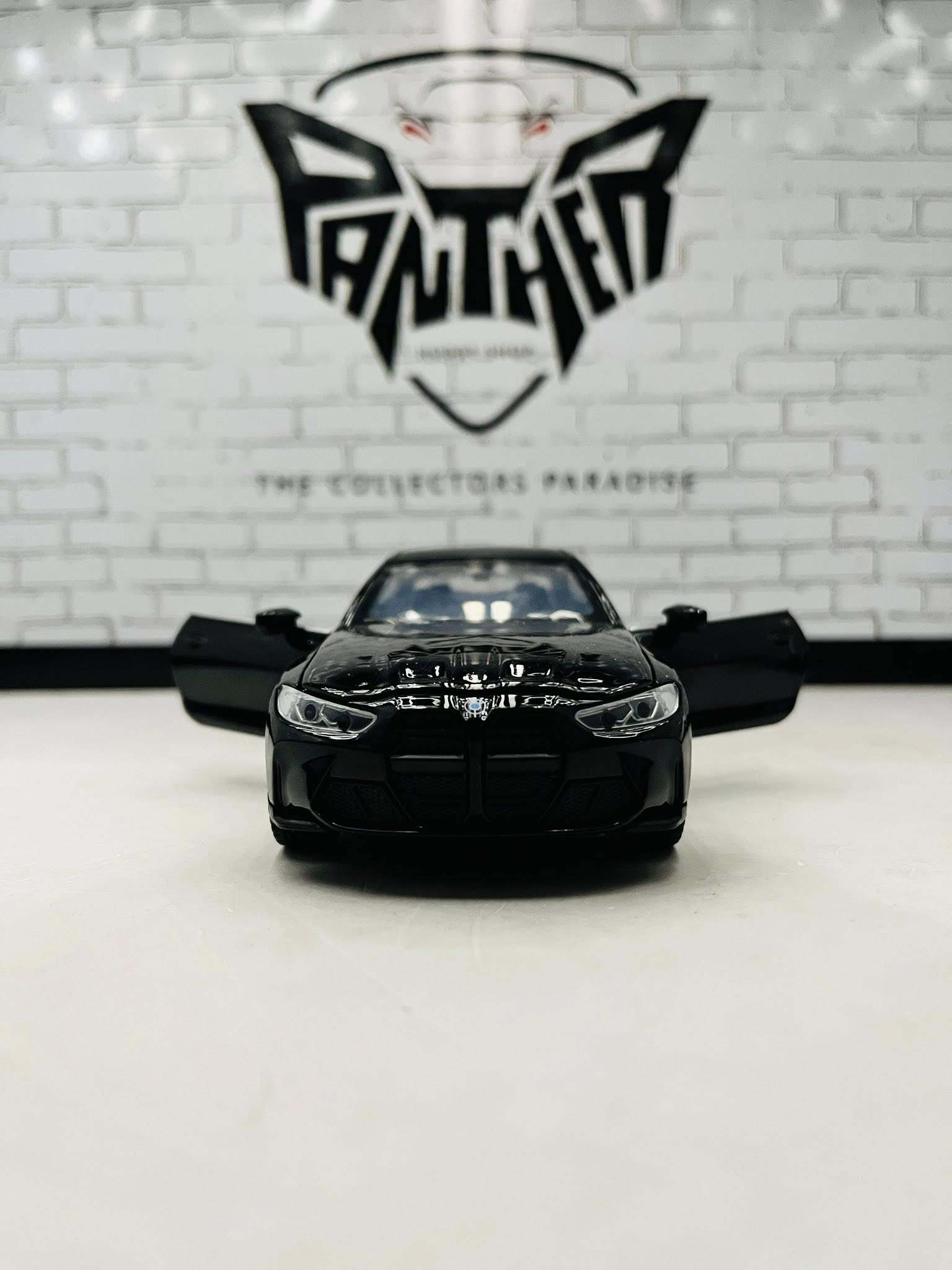 BMW M4 Competition 1:32 Scale Model Car - Image 5