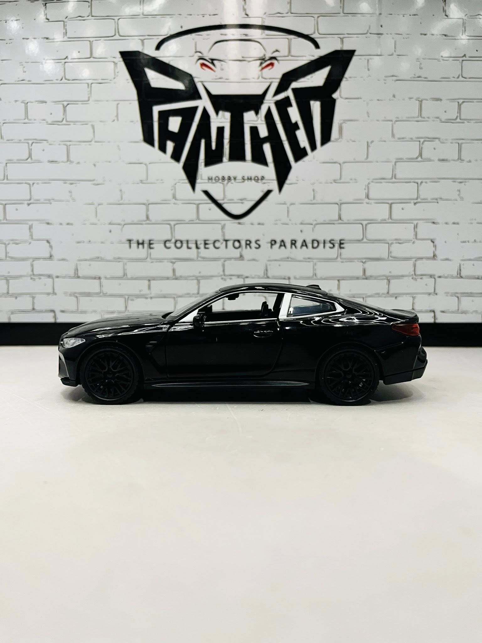 BMW M4 Competition 1:32 Scale Model Car - Image 8