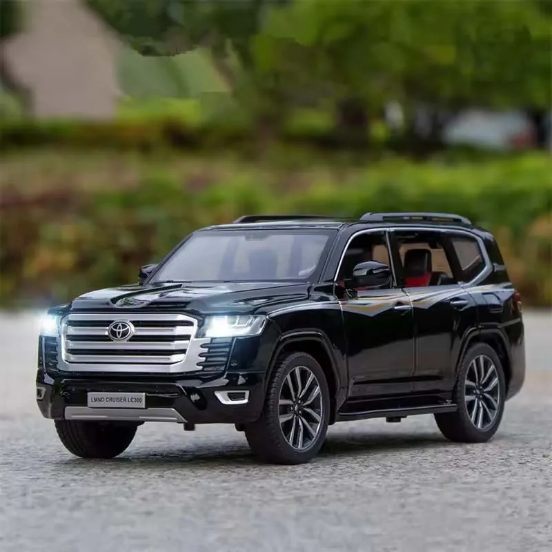 Toyota Land Cruiser LC300 Model 1:32 Scale